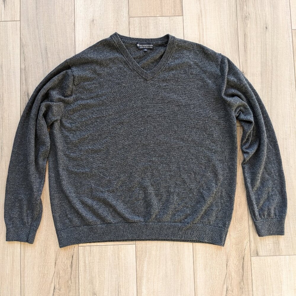 V-Neck Merino Wool Sweater Men's 2XB Extra Fine Dark Gray Hart Schaffner Marx